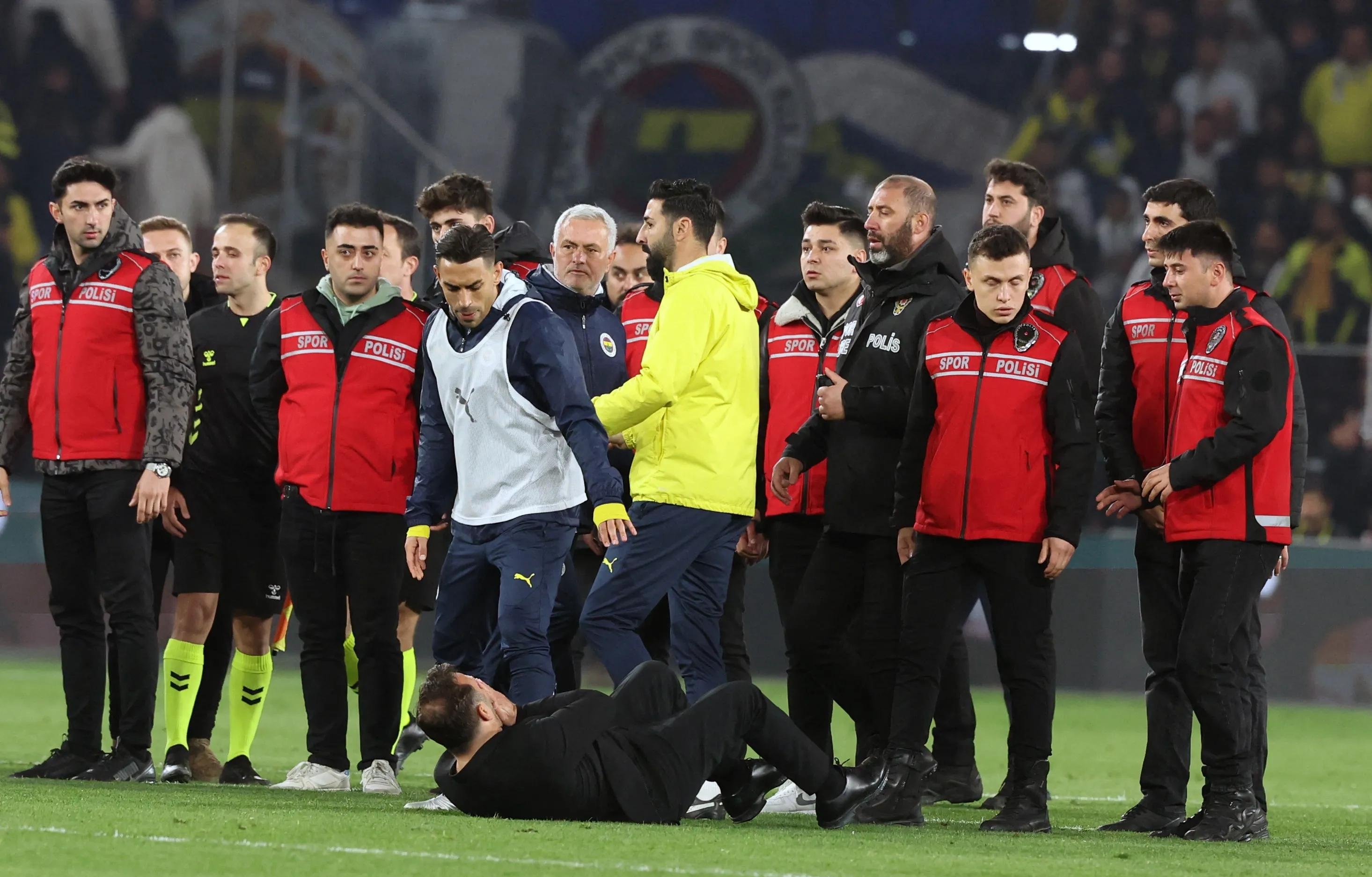 一号娱乐 穆雷在SKT比赛中险胜,比赛局势复杂引发热议!热度持续攀升